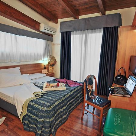 Hotel Aurora Wellness & Spa Tivoli Terme Luaran gambar