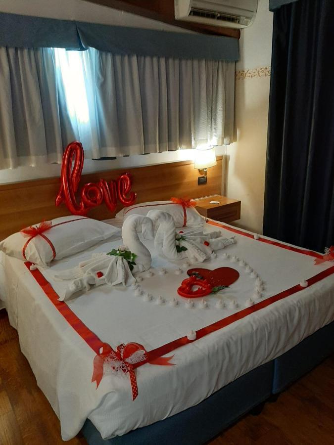 Hotel Aurora Wellness & Spa Tivoli Terme Luaran gambar