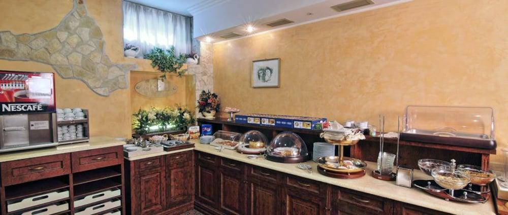 Hotel Aurora Wellness & Spa Tivoli Terme Luaran gambar