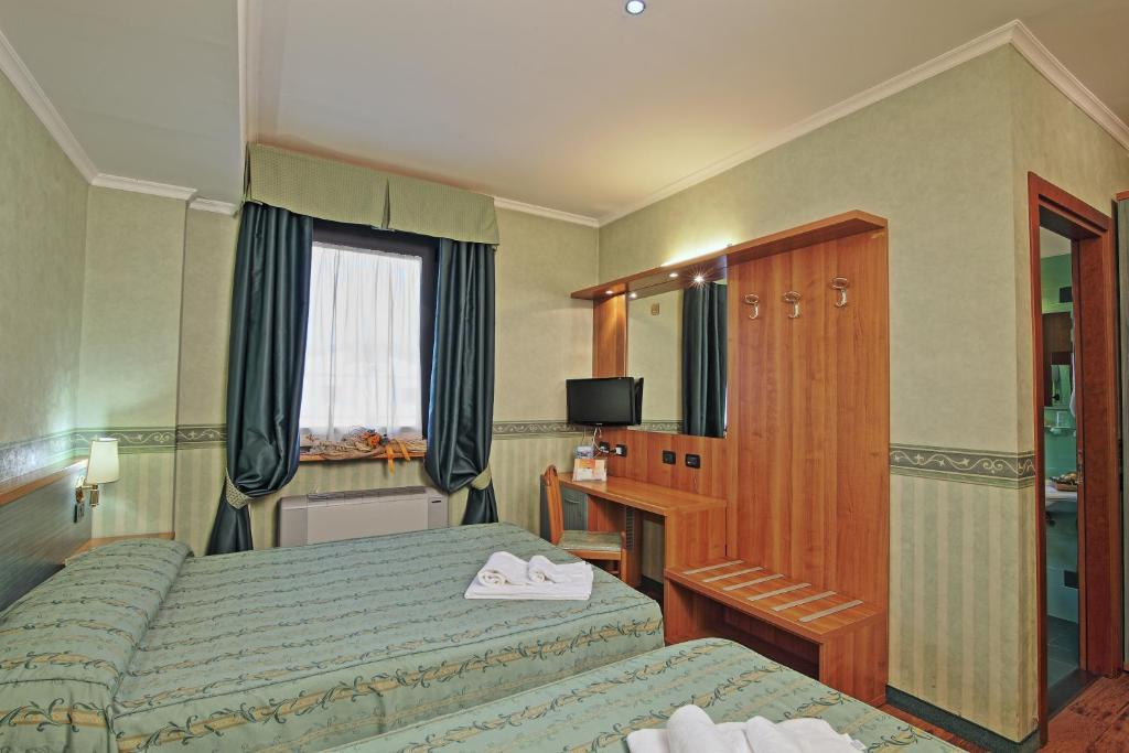 Hotel Aurora Wellness & Spa Tivoli Terme Bilik gambar