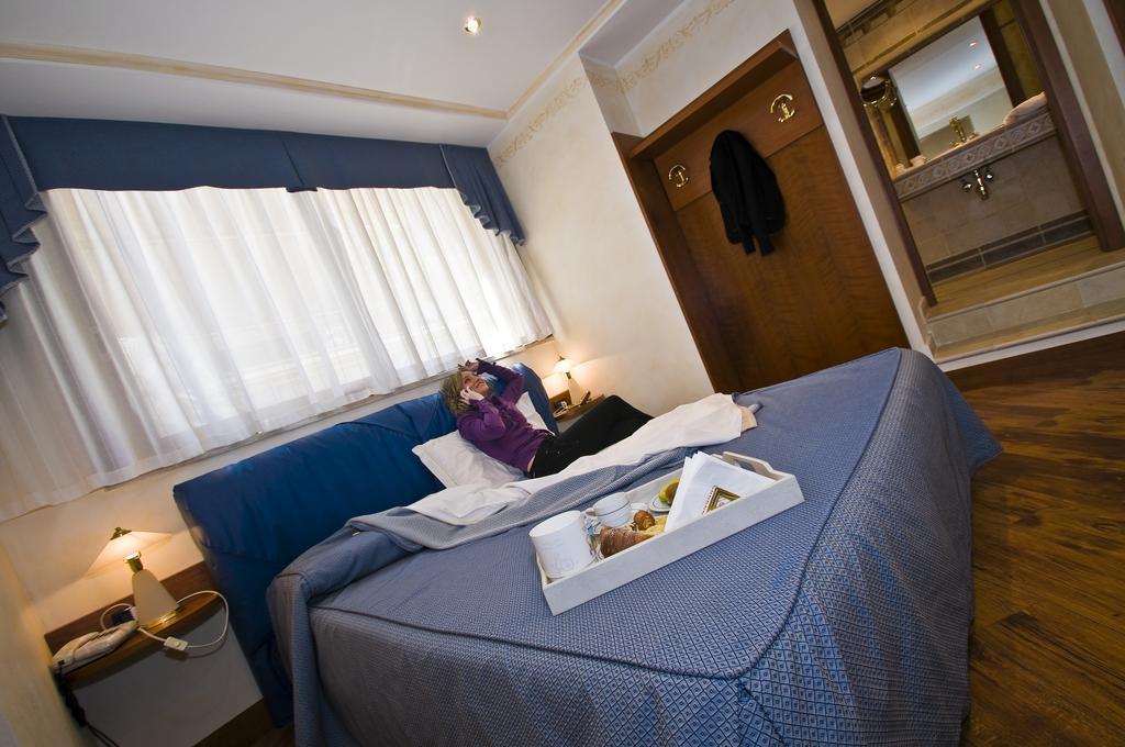 Hotel Aurora Wellness & Spa Tivoli Terme Bilik gambar