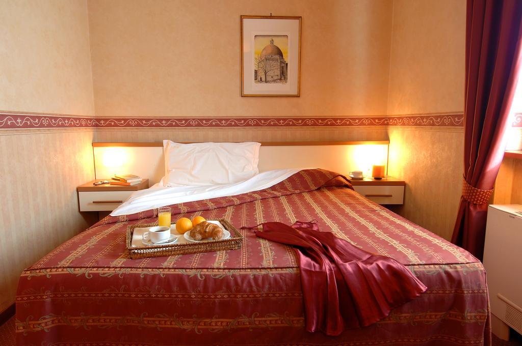 Hotel Aurora Wellness & Spa Tivoli Terme Bilik gambar